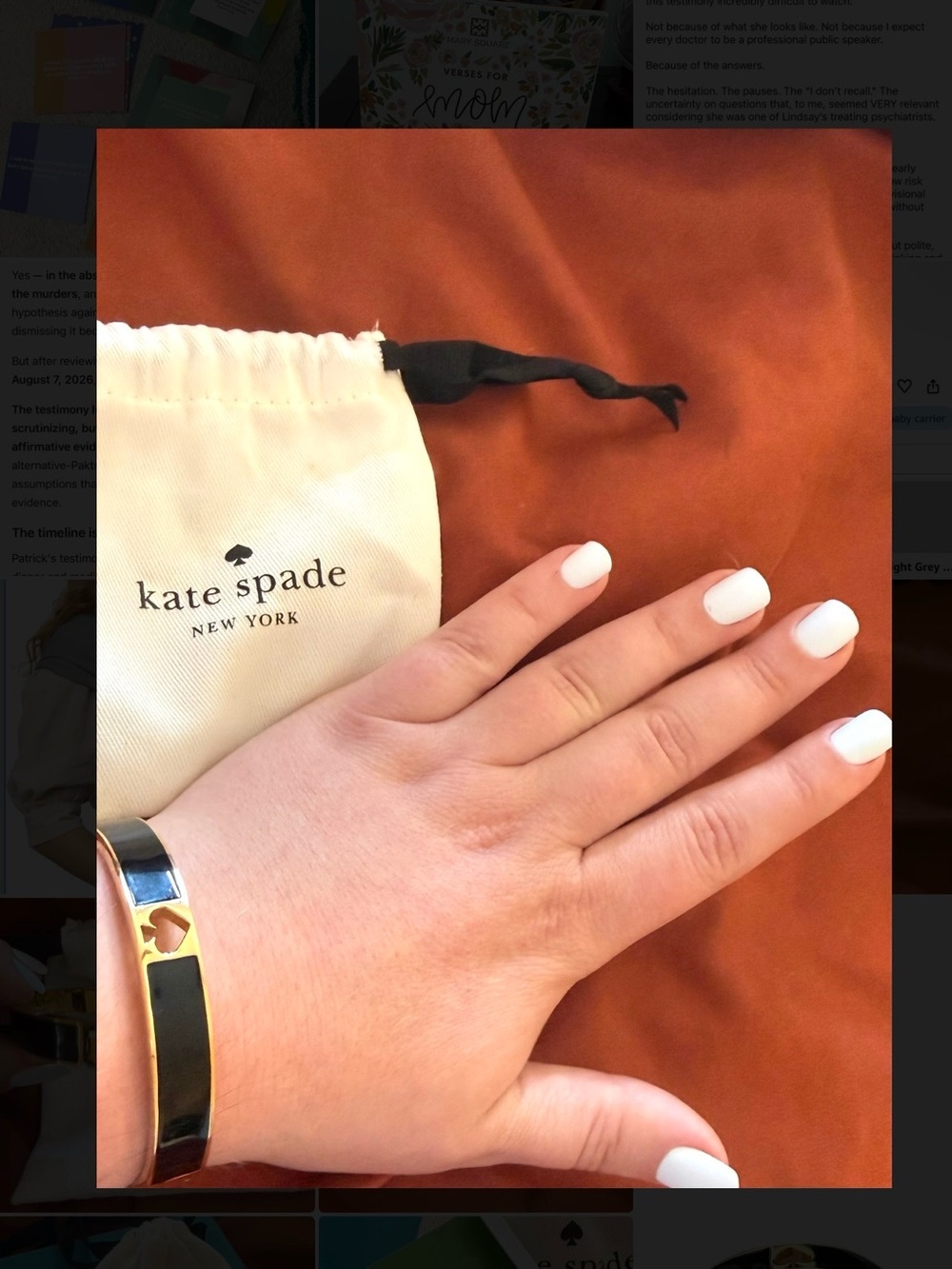 Kate Spade New York NWOT Black & Gold Hinged Bangle - Picture 4 of 5